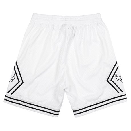 M6N-Hardwood-Classics-Shorts-Chicago-Bulls-Vit-Svart-Fram-Basketshop.se.jpg