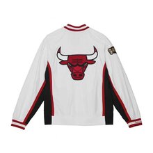 AWJK4953-CBU98PPPWHIT-FINALS-WARM-UP-JACKET-1998-NBA-Bak-Basketshop.se