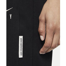 DA6465-010-Nike-Wmns-Standard-Issue-Pants-Detalj-basketshop.se
