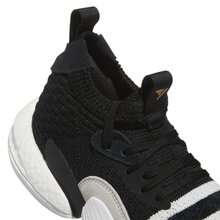 H06477_9_FOOTWEAR_Photography_Detail-View-2_white