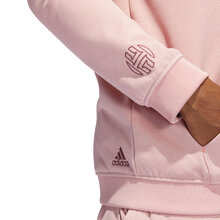 HC7673_APP_on-model_detail-2_white_Basketshop.se