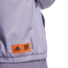 HE1264_10_APPAREL_On-Model_Detail-View-3_white