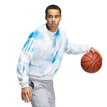 HF0750_APP_on-model_walking_white-Basketshop.se