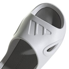 ID7188_8_FOOTWEAR_Photography_Detail-View-1_white