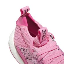 IE1667_10_FOOTWEAR_Photography_Detail-View-3_white